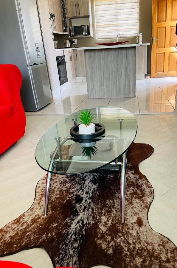 Moh Ville Guest House Масеру Экстерьер фото
